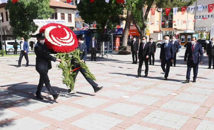 Karaman`da 743. Türk Dil Bayramı Sade Bir Törenle Kutlandı