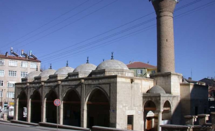 Karaman’da Camiler İbadete Açılıyor