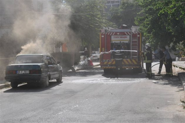 Karaman’da Park Halindeki Otomobil Yandı