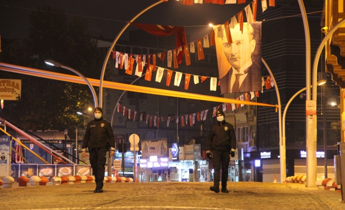 Karaman’da Cadde ve Sokaklar Boş Kaldı