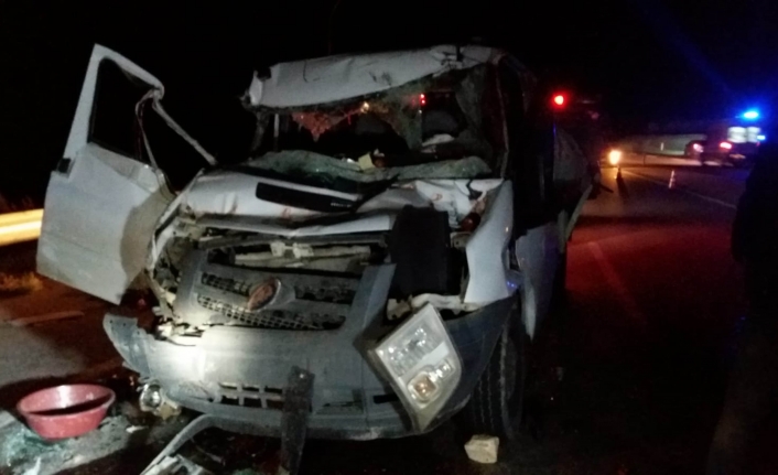 Mut Karaman Karayolunda Trafik Kazası: 2 Ölü, 2 Yaralı