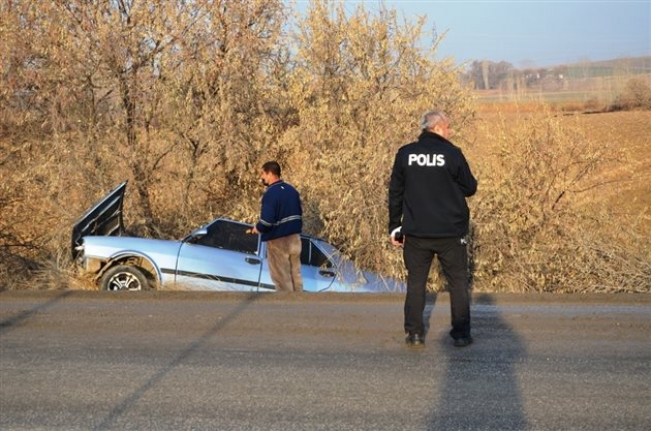 Ereğli’de Şarampole Devrilen Otomobilin Sürücüsü Yaralandı