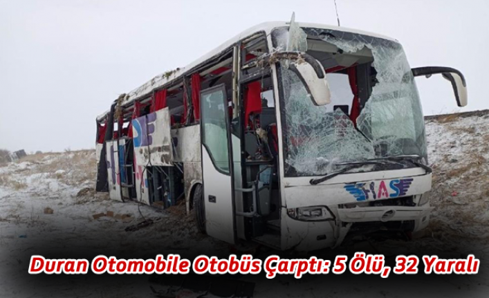 Duran Otomobile Otobüs Çarptı: 5 Ölü, 32 Yaralı