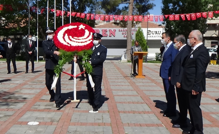 Karaman'da 744. Türk Dil Bayramı Sade Bir Törenle Kutlandı 