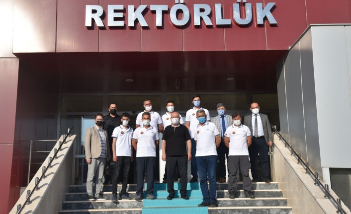 Türk Hava Kurumu Pilotlarından Rektör Namık Ak'a Ziyaret