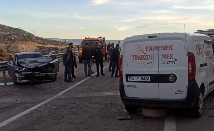 Karaman’da Trafik Kazası: 4 Yaralı
