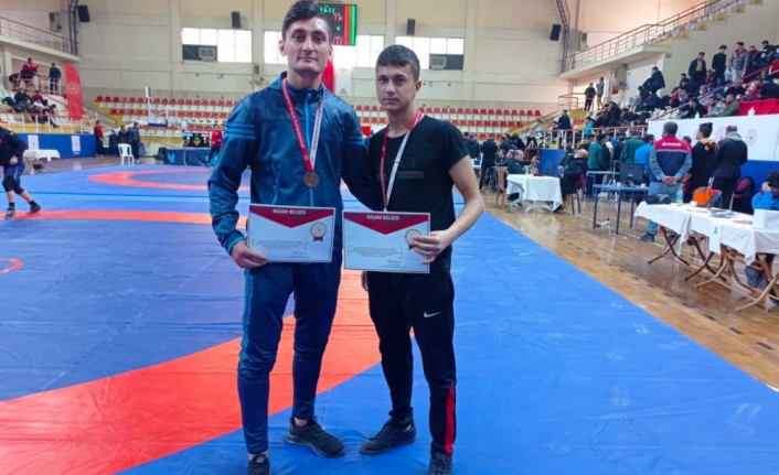 Karamanlı Güreşçiler Türkiye Finallerinde