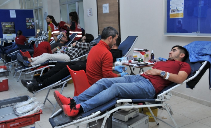 Öğrencilerinden Kan Bağışı Kampanyası