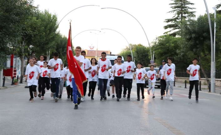 Karaman'da '15 Temmuz Şehitleri Sancak Koşusu' Düzenlendi