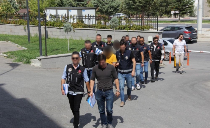 Karaman’da Uyuşturucudan 5 Kişi Tutuklandı