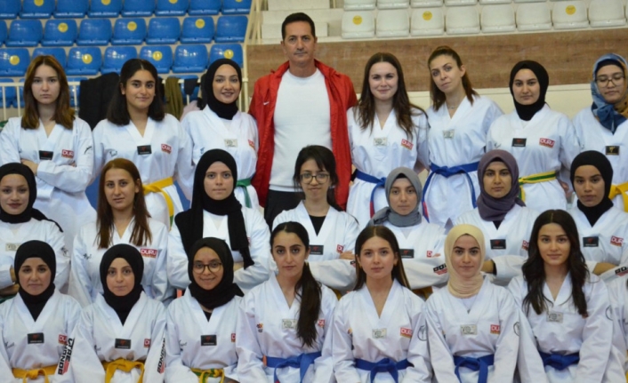GSB Karaman Kız Yurdu Öğrencilerinde Kuşak Sınavı Heyecanı