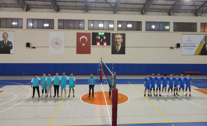 Karaman’da GSB Yurtlar Arası Voleybol Turnuvası Başladı