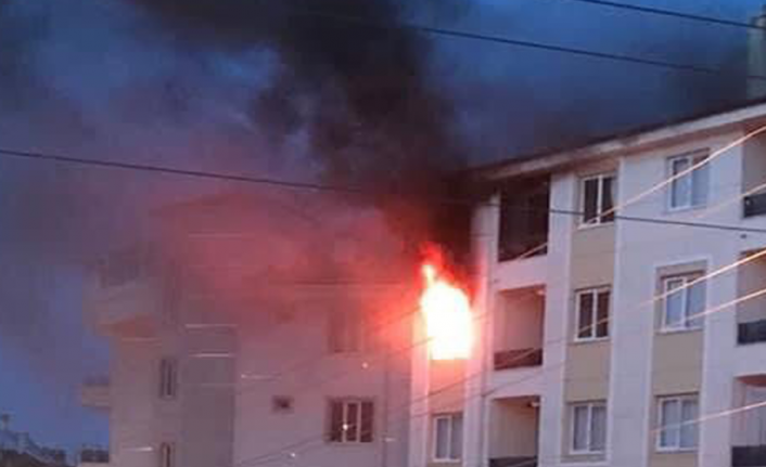 Karaman’da 4 Katlı Binada Yangın Paniği