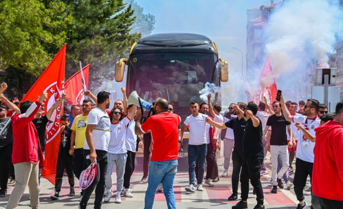 Karaman FK’ya Orduspor Maçı Öncesi Çoşkulu Karşılama
