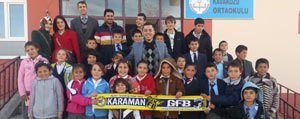 Genç Fenerbahçelilerden Kitap Bagisi
