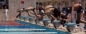 Yüzme Antrenör ve Sporculari Kayseri`ye Gitti 