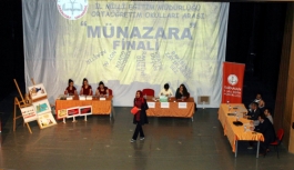 Liseler Arası Münazara Yarışmasının Finali Yapıldı