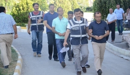 Karaman’da Gözaltına Alınan Üç Hakimden İkisi...