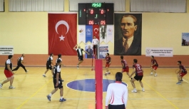 Karaman’da Öğretmenler Günü Voleybol Turnuvası...