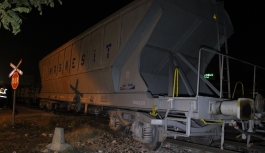 Karaman’da Yük Treninin Vagonu Raydan Çıktı
