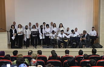 Karaman Devlet Hastanesi Korosu Müzik Ziyafeti Sundu