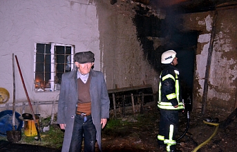 Kerpiç Evin Çatısında Çıkan Yangın Korkuttu