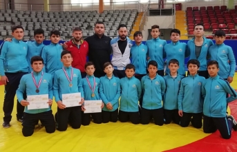 Anadolu Yıldızlar Ligi Güreş Takımı Yarı Minalde