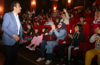 Anneler İçin Ücretsiz Sinema Etkinliği Yoğun...