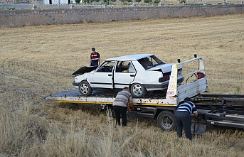 Otomobil Şarampole Uçtu: 2 Yaralı   