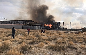 Fabrika Yangını 11 Saatlik Çalışmayla Söndürüldü