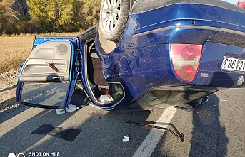 Otomobil Takla Attı: 1 Ölü, 4 Yaralı