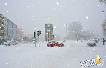 Karaman’a Kar Geliyor