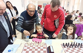 Karaman’da Okul Sporları Satranç Turnuvası Düzenlendi