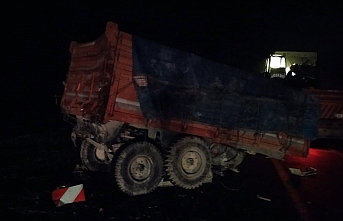 Karapınar`da Tır İle Traktör Çarpıştı: 1 Ölü, 2 Yaralı