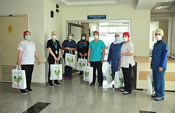 Karaman Belediyesi Hemşireler Günü’nde Sağlıkçıları...