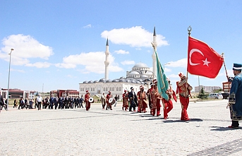KMÜ’nün Kuruluşunun 14. Yılı Mehter Yürüyüşü ve Türkçe Fermanı’nın Okunmasıyla Başladı