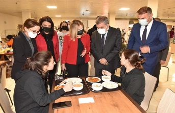 Işık Ailesi Hatuniye Kız Öğrenci Yurduna Misafir...